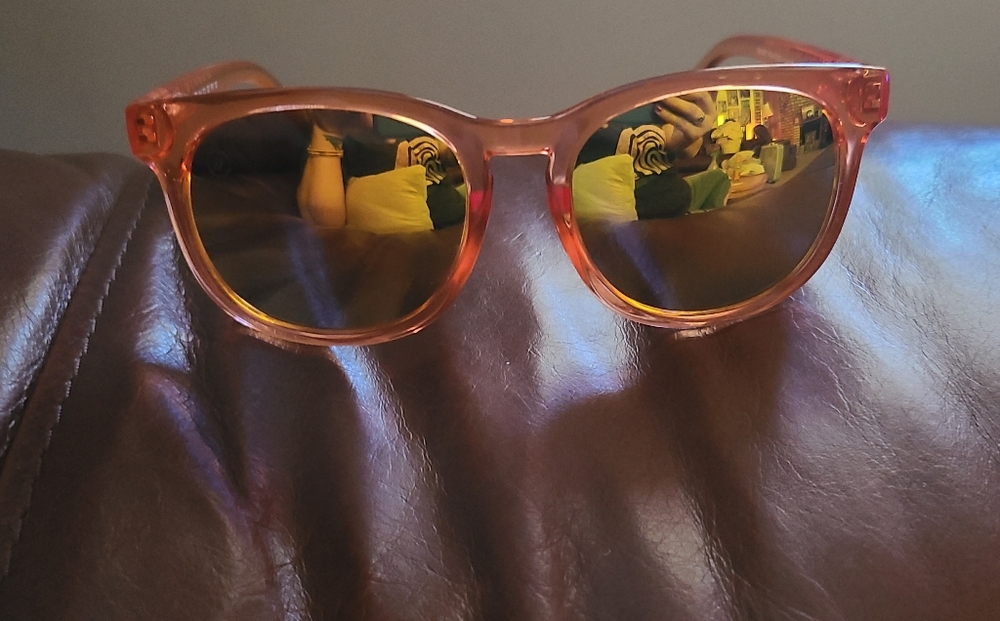 Brand new Blenders Women's sunglasses.